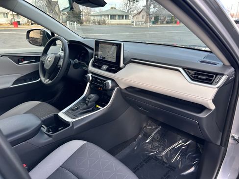 Used 2025 Toyota RAV4 XLE image 27
