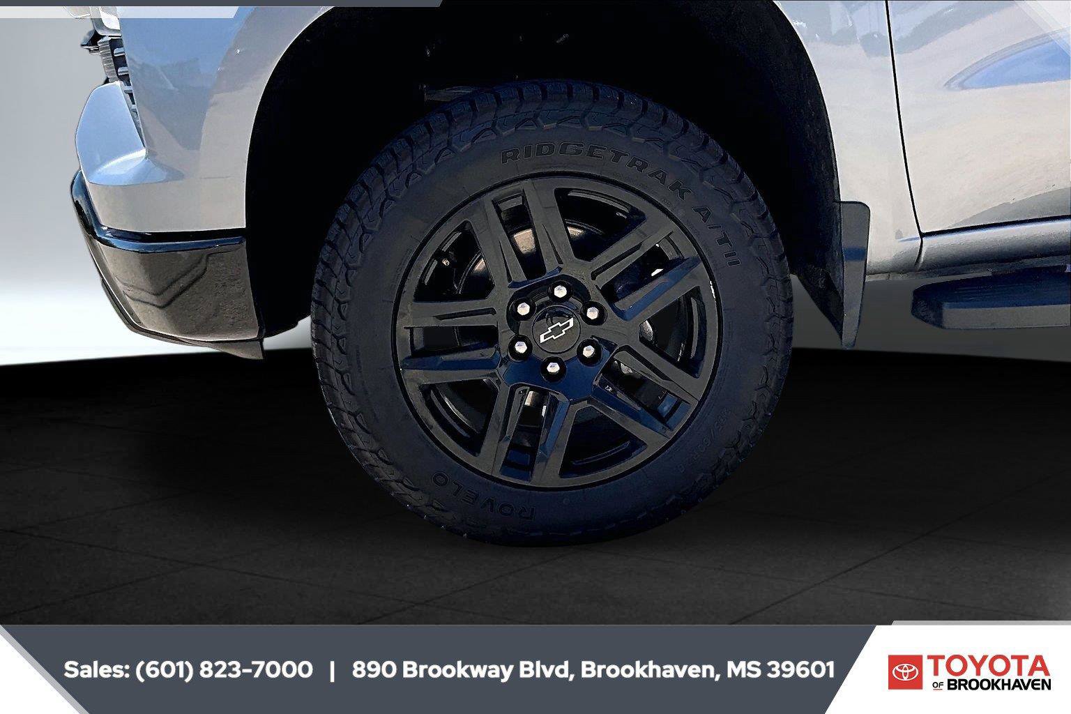 Used 2024 Chevrolet Silverado 1500 LT Trail Boss w/ Protection Package AWD/4WD image 7