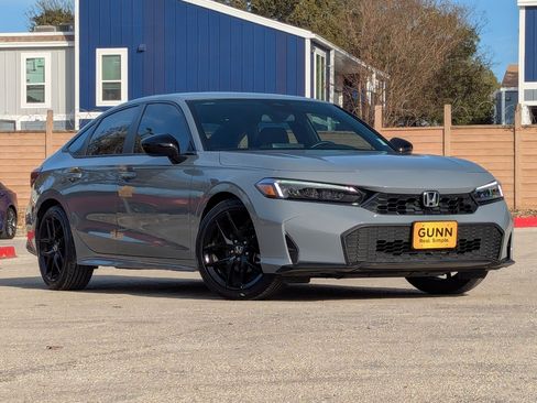 Used 2025 Honda Civic Sport image 2