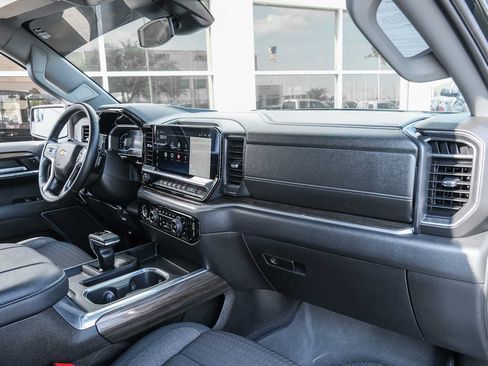 Used 2023 Chevrolet Silverado 1500 LT w/ Z71 Off-Road Package AWD/4WD image 27