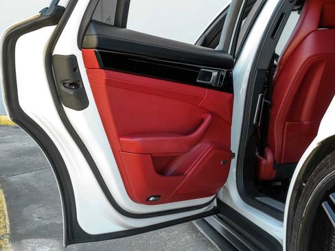 Used 2018 Porsche Panamera 4S image 61