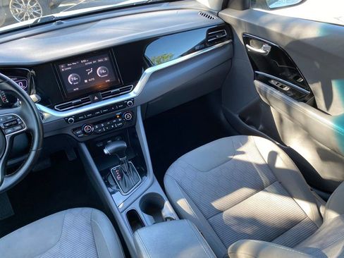 Used 2022 Kia Niro LXS w/ Digital Cluster Package FWD image 27