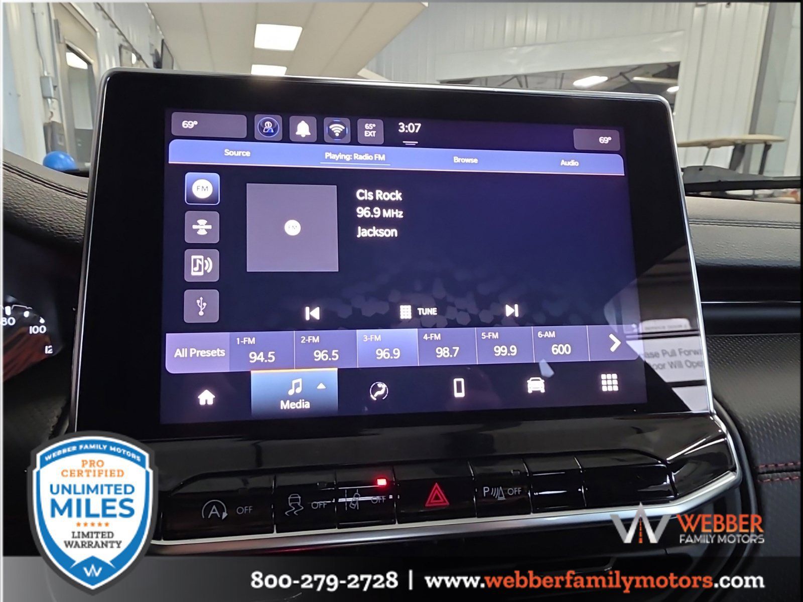 Used 2024 Jeep Compass Trailhawk AWD/4WD image 23