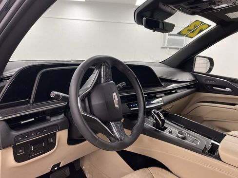Used 2023 Cadillac Escalade Premium Luxury w/ Performance Package AWD/4WD image 10
