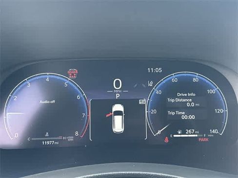 Used 2024 Toyota Highlander Limited image 7