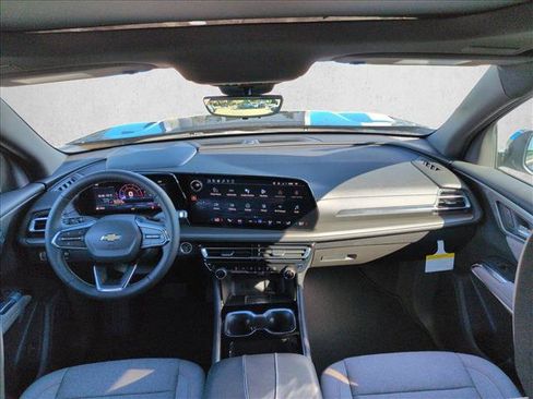 New 2026 Chevrolet Traverse LT w/ Sun and Wheel Package FWD image 15