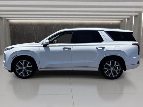 Used 2022 Hyundai Palisade Limited w/ Cargo Package FWD image 2