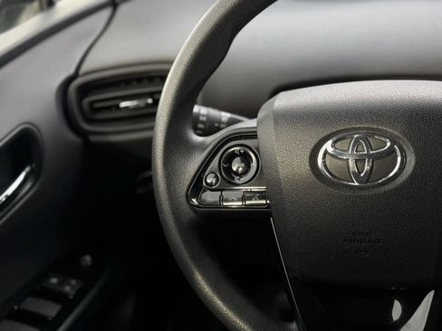 Used 2021 Toyota Prius LE image 22