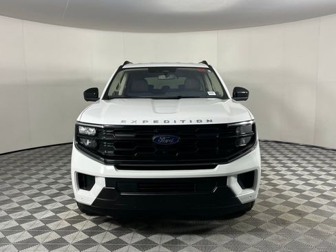 Used 2025 Ford Expedition Active AWD/4WD image 6