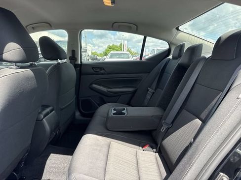 Used 2025 Nissan Altima 2.5 SV FWD image 11