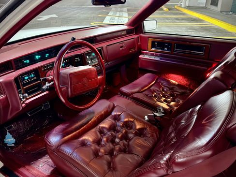 Used 1991 Cadillac Fleetwood Coupe FWD image 15