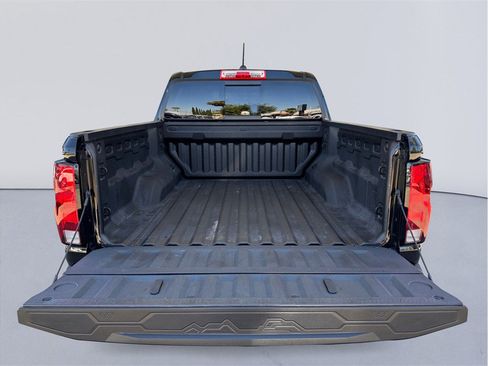 Used 2023 Chevrolet Colorado LT w/ LT Convenience Package II AWD/4WD image 26