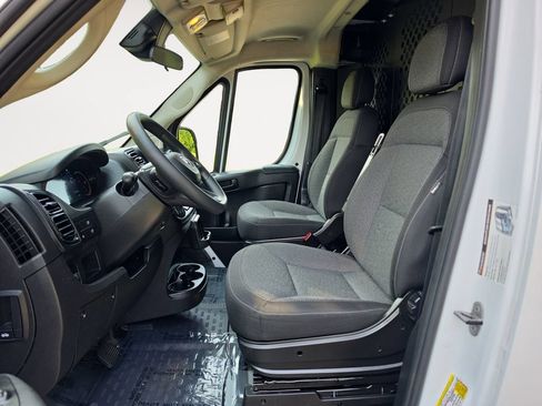 Used 2025 RAM ProMaster 2500 w/ U-Haul Equipment Group FWD image 9