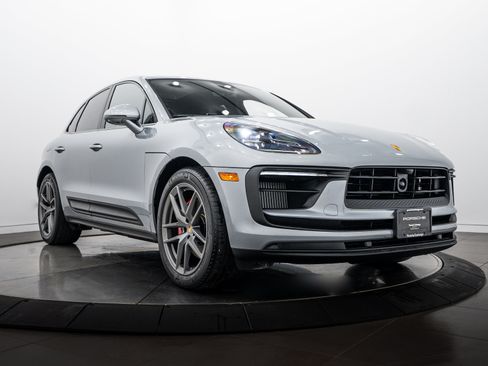 Certified 2026 Porsche Macan S AWD/4WD image 9