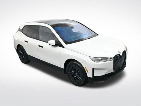 Used 2024 BMW iX xDrive50 w/ Premium Package image 20