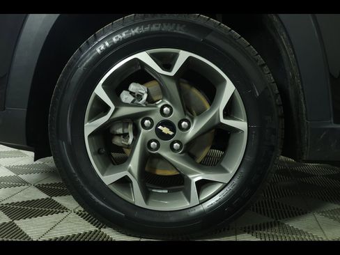 Used 2024 Chevrolet Trax LT w/ Driver Confidence Package image 11