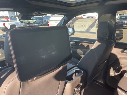 New 2026 Chevrolet Suburban Premier image 16