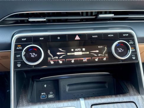 Used 2023 Genesis GV80 3.5T Advanced + AWD/4WD image 17