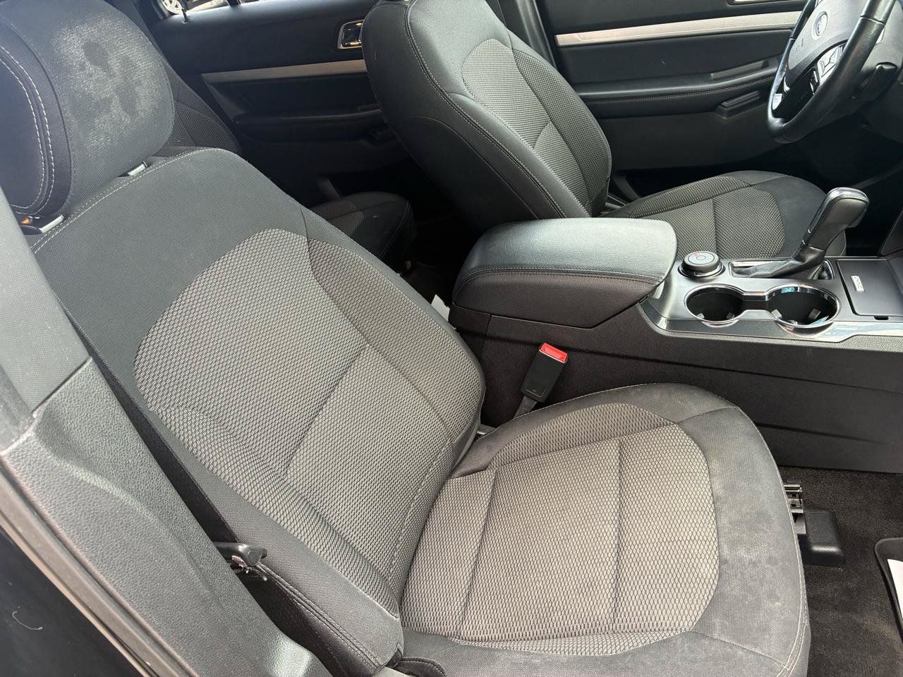 Used 2017 Ford Explorer XLT AWD/4WD image 17