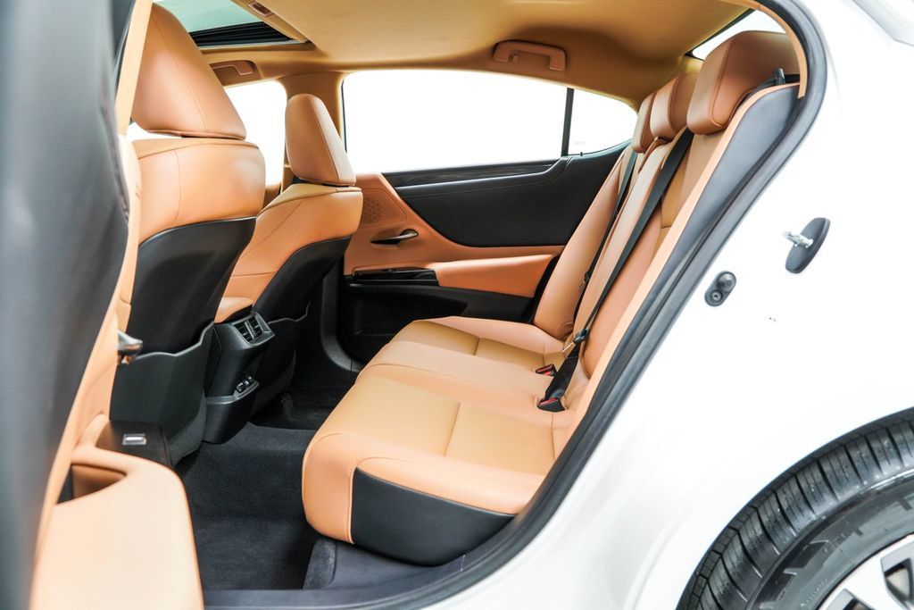 Used 2022 Lexus ES 350 w/ Accessory Package FWD image 19