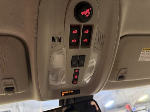 Used 2011 GMC Terrain SLT image 28