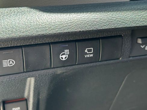 Used 2024 Toyota Sienna Platinum image 31