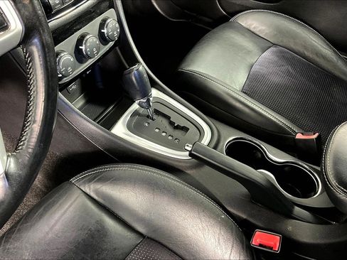 Used 2011 Chrysler 200 S FWD image 15