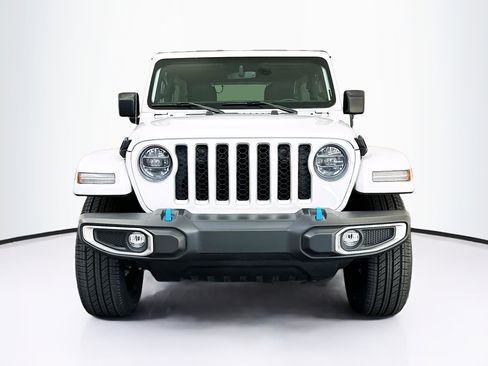 Used 2022 Jeep Wrangler Unlimited Sahara AWD/4WD image 2