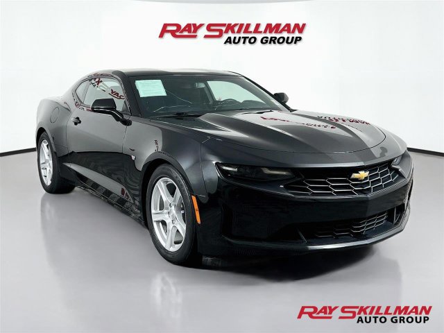 Used 2022 Chevrolet Camaro LT RWD image 1