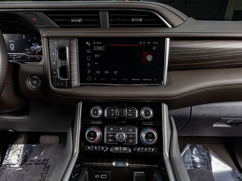 Used 2023 GMC Yukon Denali image 24