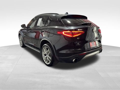 Used 2018 Alfa Romeo Stelvio Ti Sport image 6