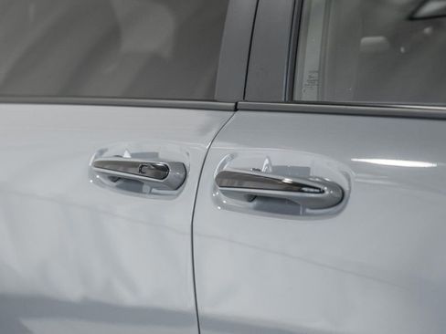 Used 2026 Toyota Sienna XSE image 17