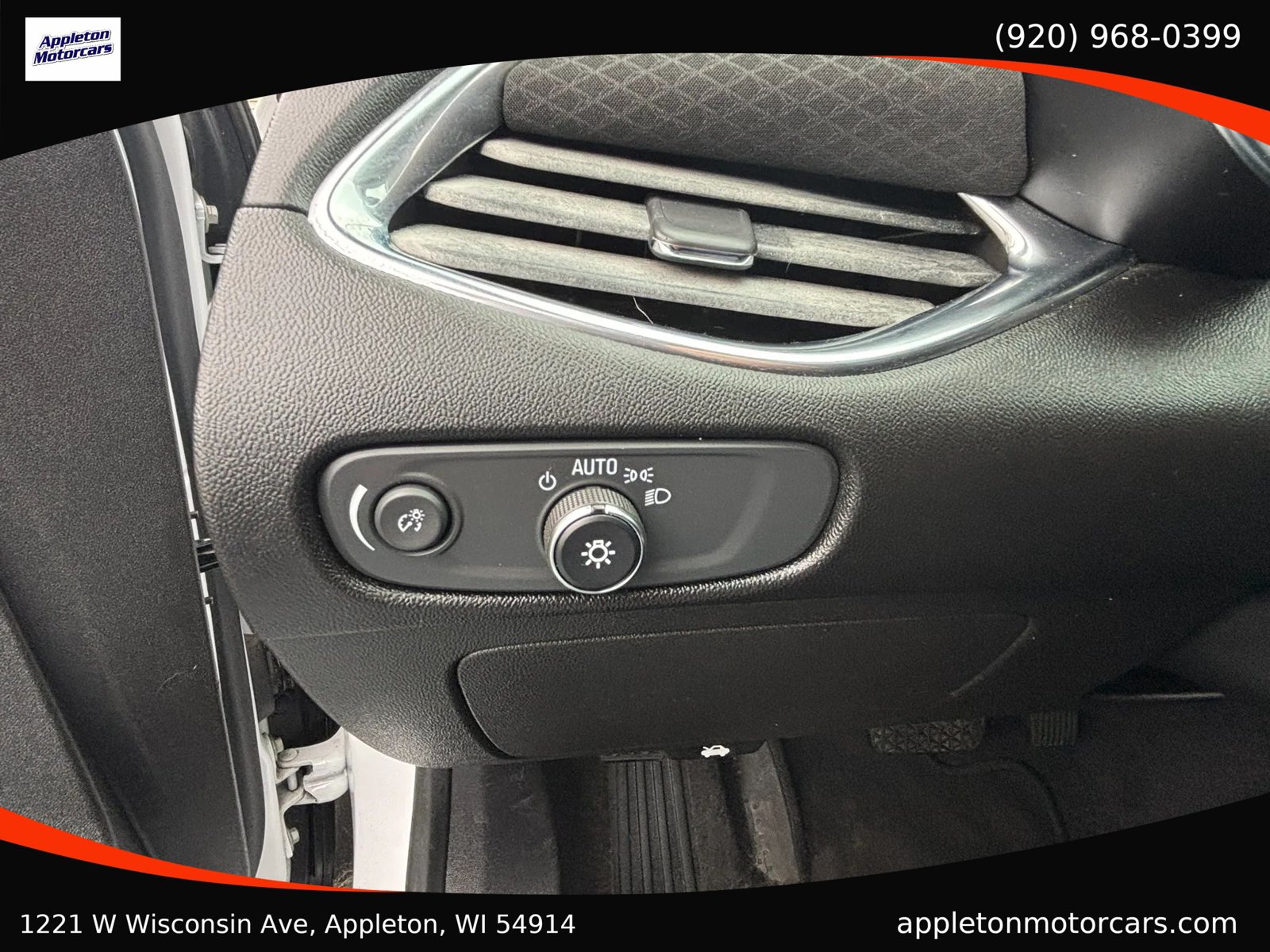 Used 2018 Chevrolet Malibu LT FWD image 26