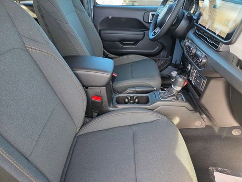 New 2026 Jeep Gladiator Sport image 12