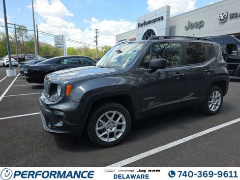 Used 2023 Jeep Renegade Latitude w/ Sun & Fun Group AWD/4WD image 1