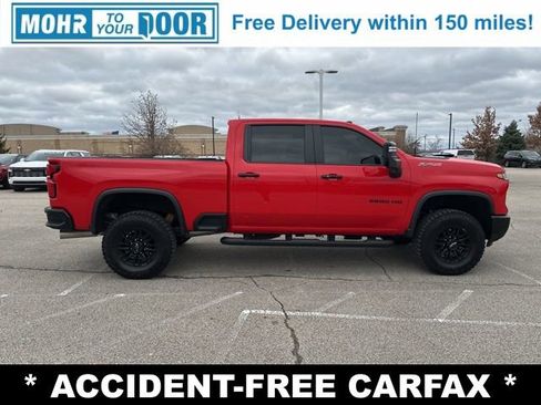 Used 2025 Chevrolet Silverado 2500 ZR2 w/ Technology Package image 8