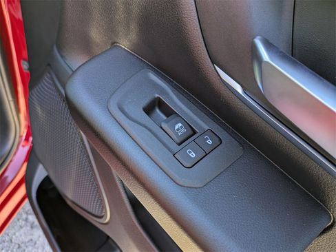 New 2026 RAM 1500 4x4 Crew Cab image 32