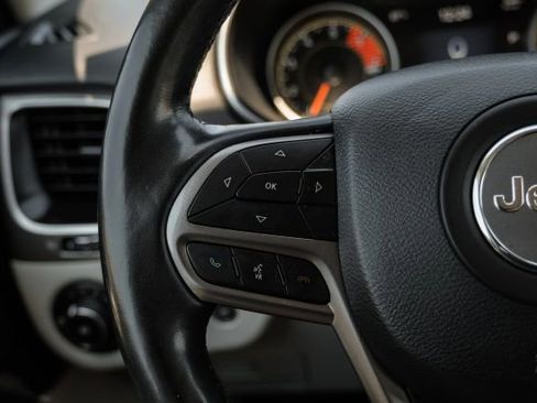 Used 2021 Jeep Cherokee Latitude Lux w/ Sun & Sound Group image 18