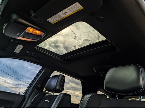 Used 2018 Dodge Durango SRT AWD/4WD image 21