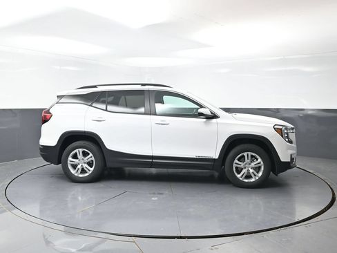 Used 2022 GMC Terrain SLE w/ Driver Convenience Package AWD/4WD image 4