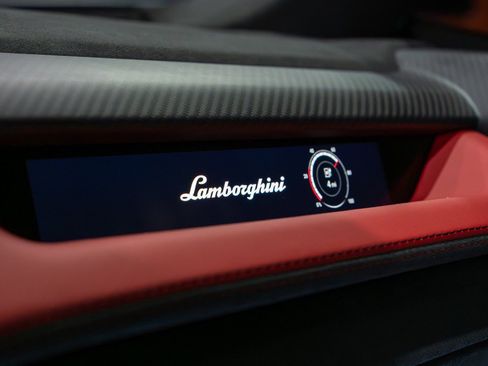 Used 2025 Lamborghini Revuelto AWD/4WD image 54