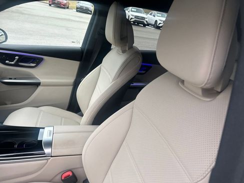 Used 2025 Mercedes-Benz GLC 300 GLC 300 image 12