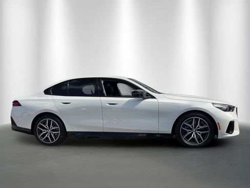 New 2025 BMW i5 M60 w/ Premium Package AWD/4WD image 8