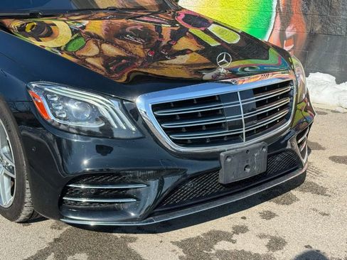 Used 2019 Mercedes-Benz S 560 4MATIC Sedan w/ AMG Line Exterior image 2