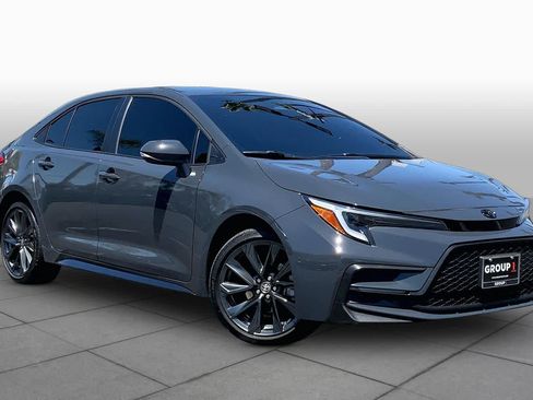 Certified 2025 Toyota Corolla SE w/ SE Premium Package FWD image 2