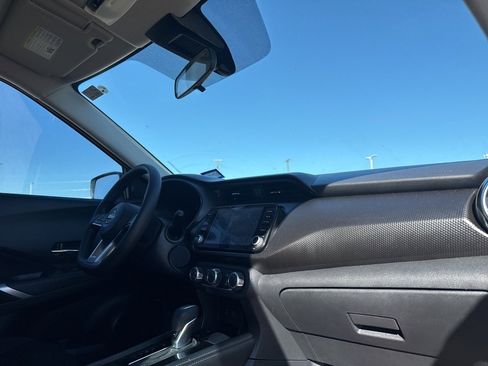 Used 2024 Nissan Kicks SV image 17