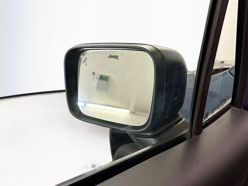 Used 2023 Jeep Renegade Latitude image 16