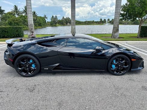 Used 2024 Lamborghini Huracan Tecnica RWD image 5