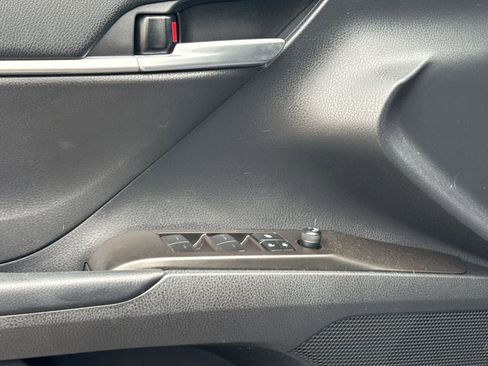 Used 2023 Toyota Camry SE image 17