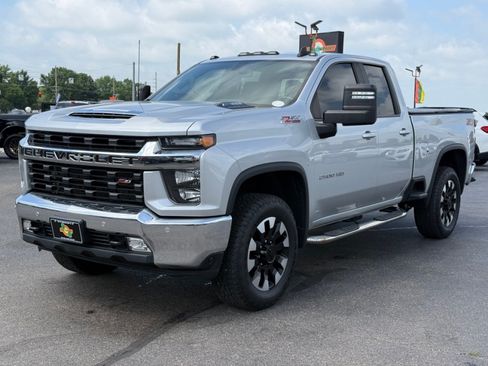 Used 2020 Chevrolet Silverado 2500 LT w/ All Star Edition AWD/4WD image 4